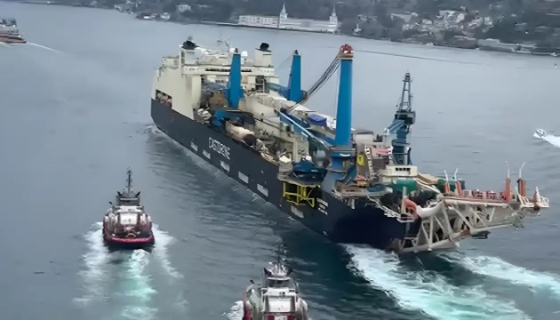 İstanbul Boğazı trafiğe kapatıldı
