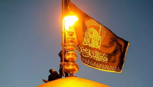 İran'da siyah bayrak göndere çekildi