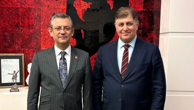 Özgür Özel ile Cemil Tugay arasında 'istifa' görüşmesi