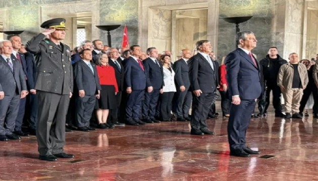Yeni Parti'den Anıtkabir'e ziyaret