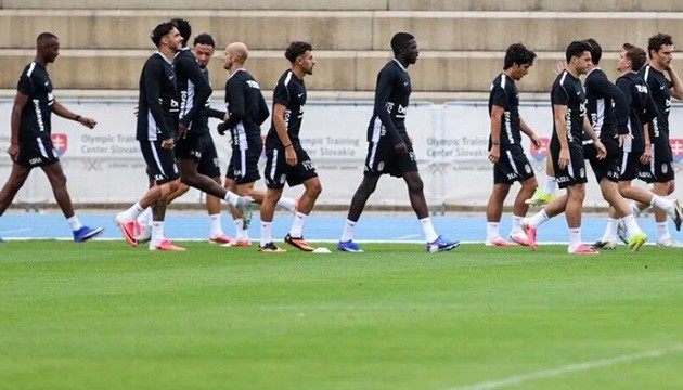 Beşiktaş kampa devam edecek
