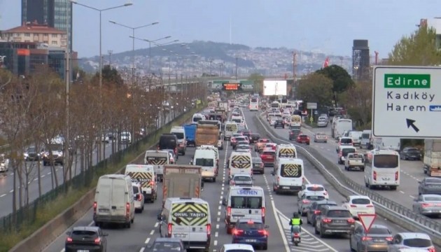 Haftanın ilk gününde trafik kilit