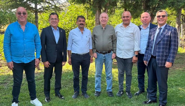 Ümit Özdağ rozet taktı, Erkan Hayla kabul etmedi