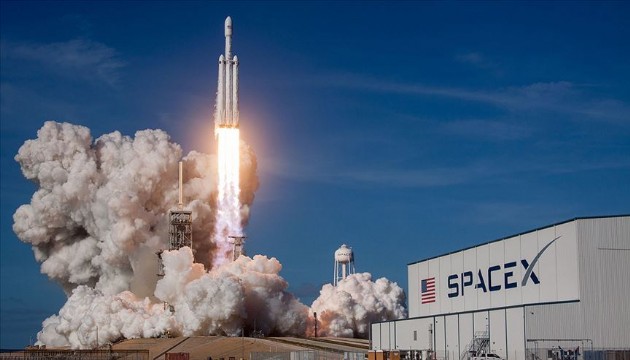 SpaceX uzayda veri merkezi kuracak
