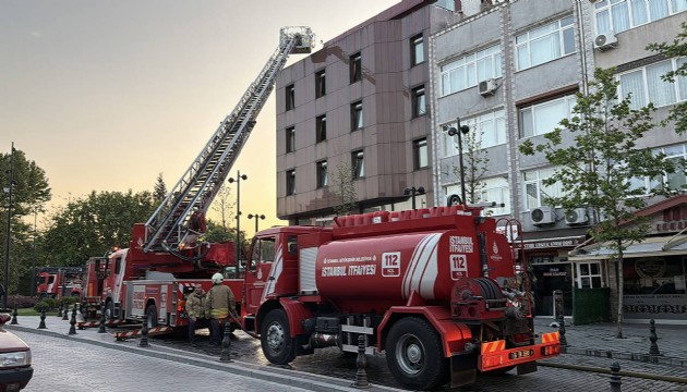 Fatih'te otel yangını: 1 ölü