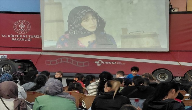 Gezen sinema etkinliği vatandaşlardan ilgi gördü