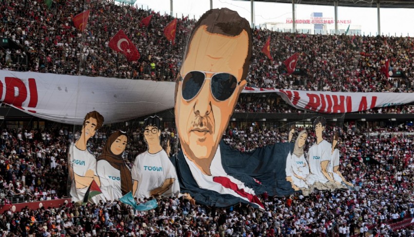 Cumhurbaşkanı Erdoğan'dan gençlere mesajlar: 'O karanlık günler eski Türkiye'de kaldı'