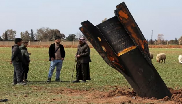 İran füzesi Suriye Kamışlı'ya düştü