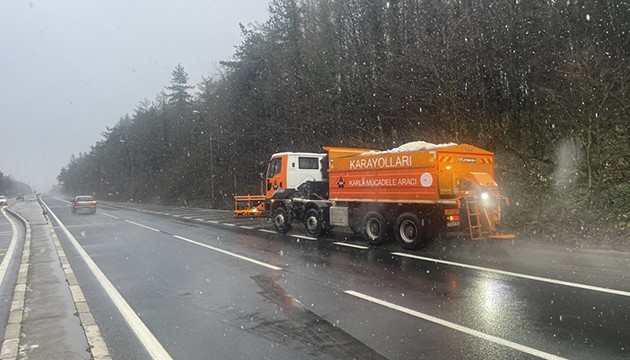 Bolu Dağı'nda kar yağışı