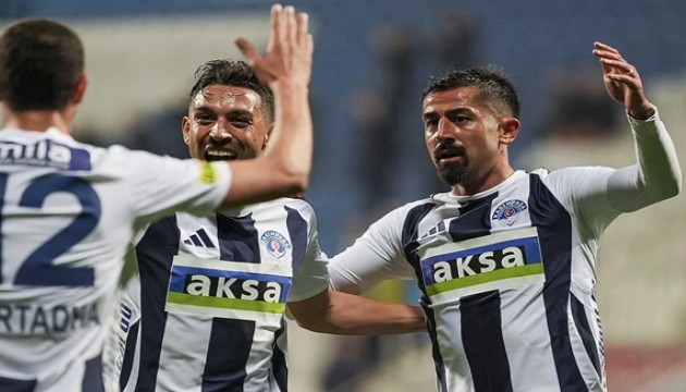 Maça saatler kala 2 isim kadrodan çıkarıldı