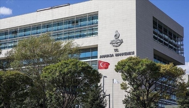 Üç siyasi partiye suç duyurusu