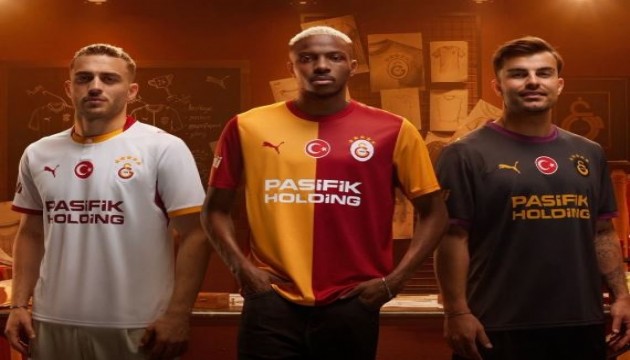 Galatasaray yeni formalarını tanıttı