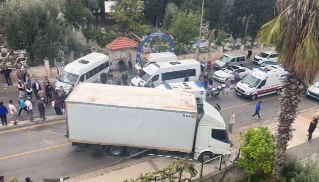 Korkunç kaza! 22 öğrenci yaralandı
