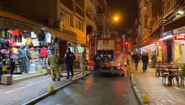 Fatih'te korkutan yangın