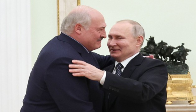 'Yahudi lobisi Putin'i kandırdı'