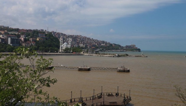 Zonguldak'ta denizin rengi değişti